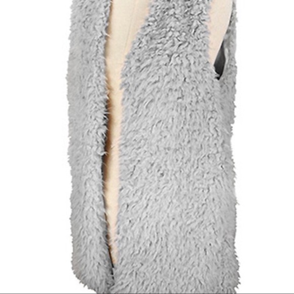 Fluffy Faux Fur Vest - Picture 10 of 12
